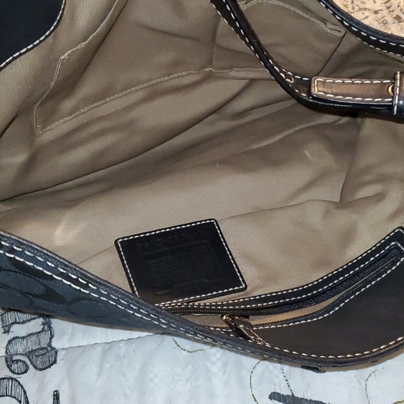 Coach purse on excellent condition - Picture 2 of 4